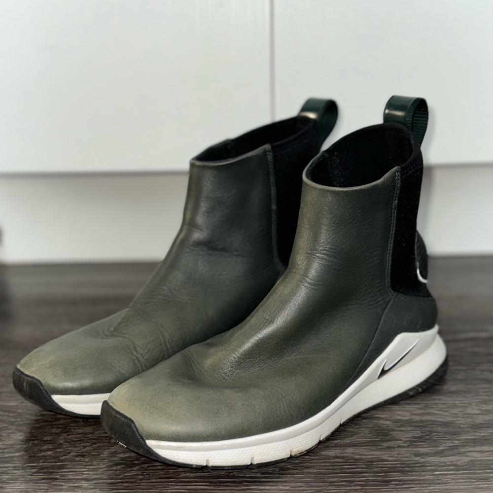 Nike High-Top Sneaker